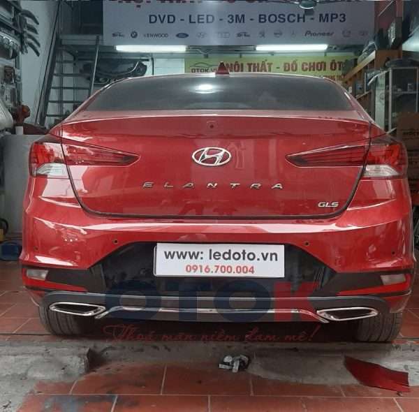 lip pô xe elantra mẫu mercedes